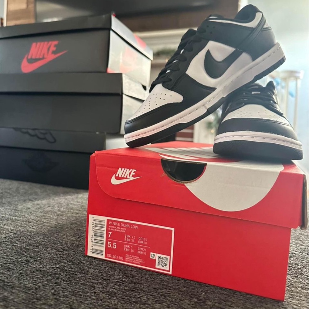 Nike dunk low pandas
